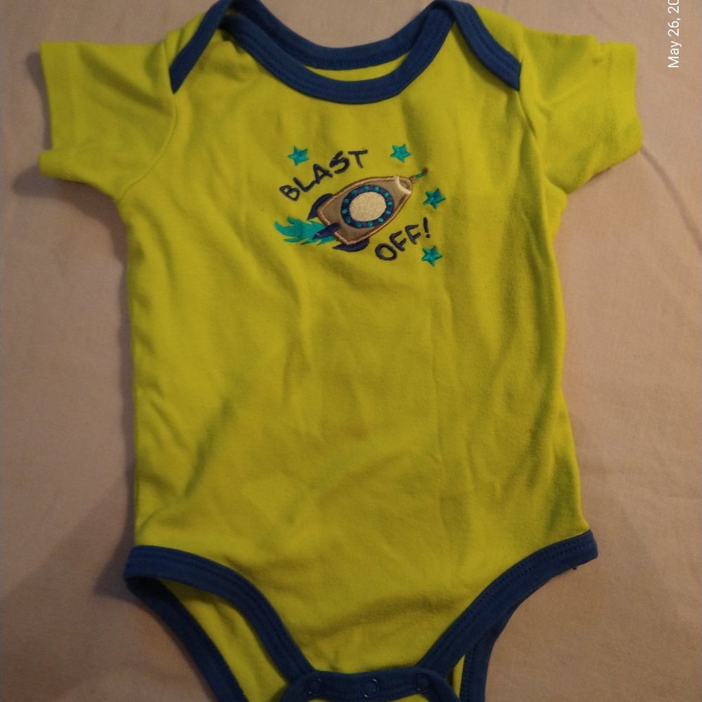 infant onesie, 'BLAST OFF' rocket patch, 6-9M, Swiggles